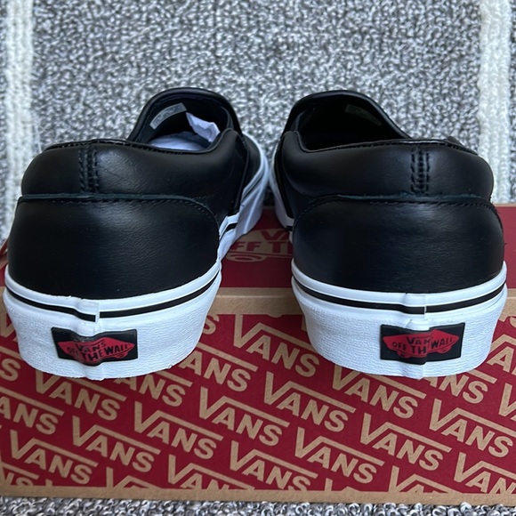 Vans Classic Slip-On Fangs Black/True White MENS - Picture 14 of 16